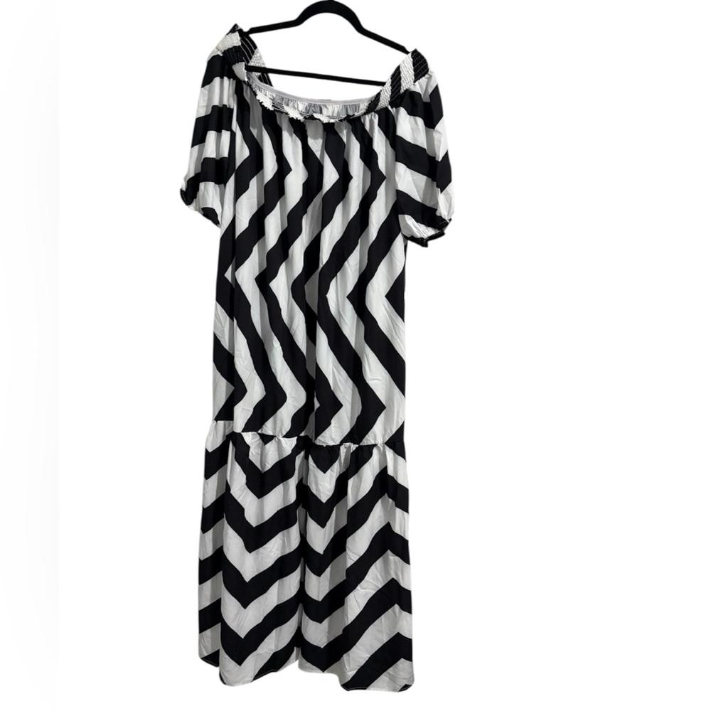 Black and White Off the Shoulder Maxi Sundress NWT - Picture 4 of 5